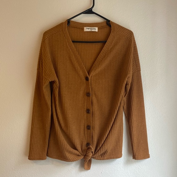 Long sleeve button down - Picture 2 of 4